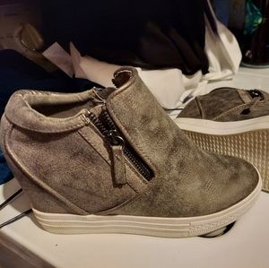 Brand new zipped bootie wedge